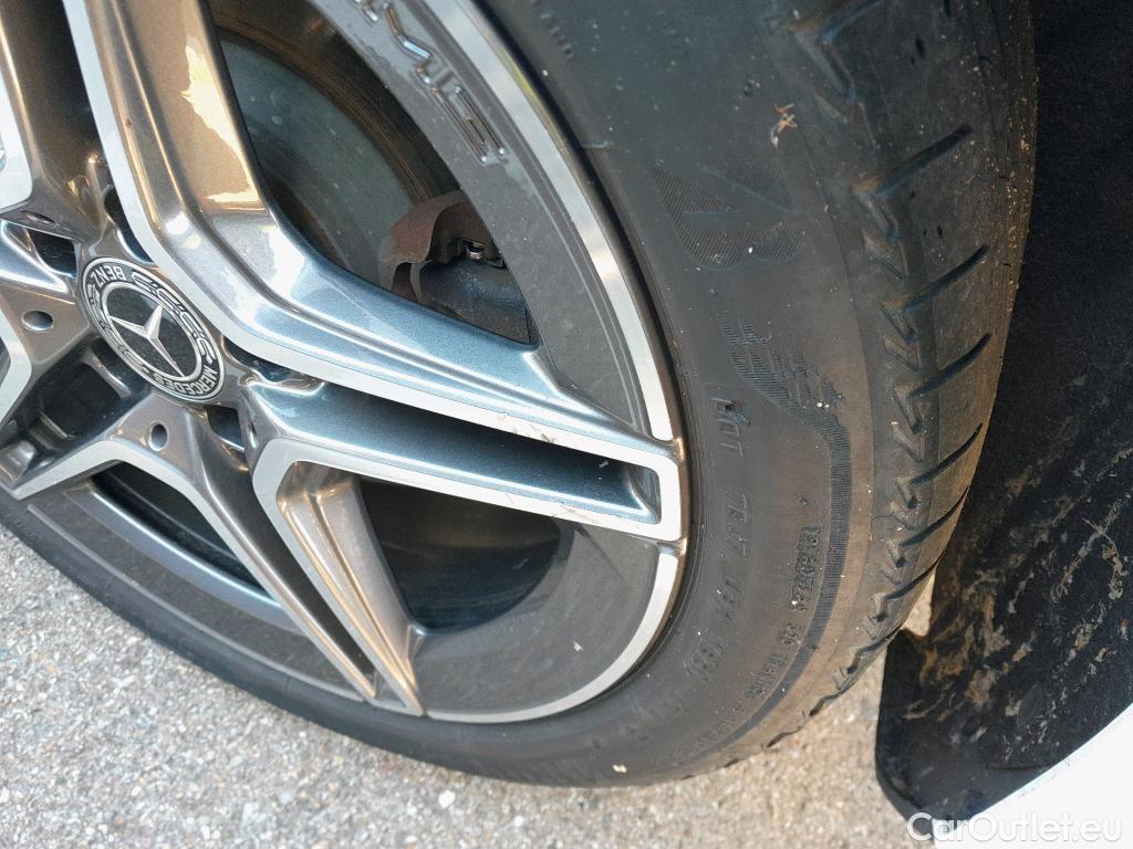  Mercedes  CLA-Klasse MERCEDES-BENZ CLA / 2019 / 4P / coupé CLA 250 e #3