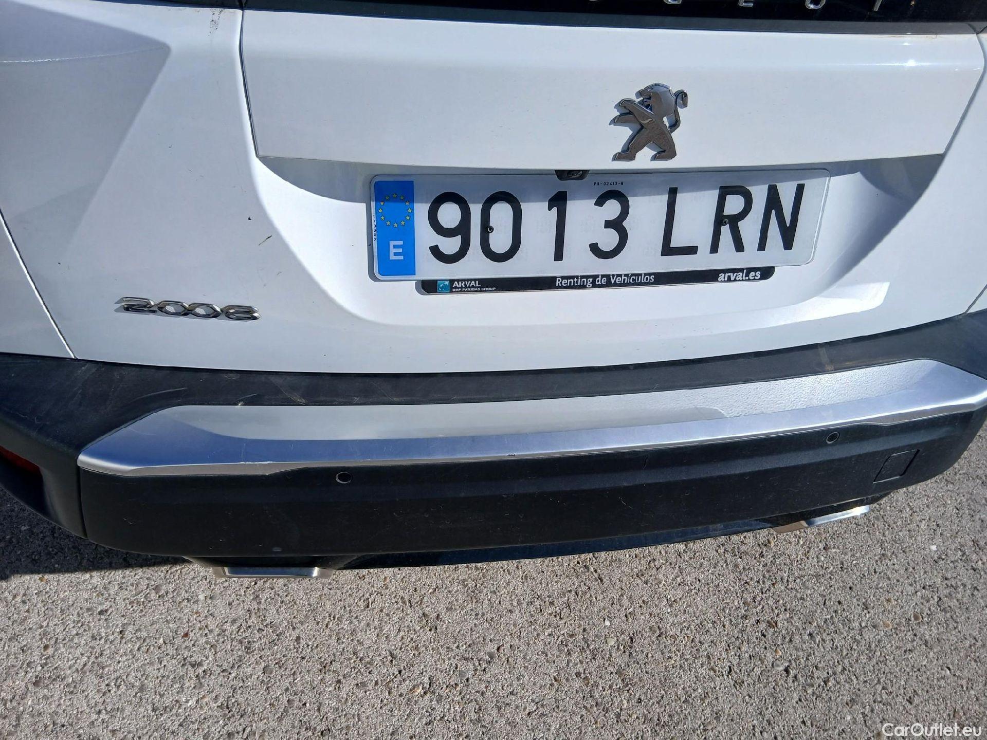  Peugeot  2008 PEUGEOT  / 2019 / 5P / todoterreno Allure Pack Puretech 130 S&S EAT8 (AC) #22