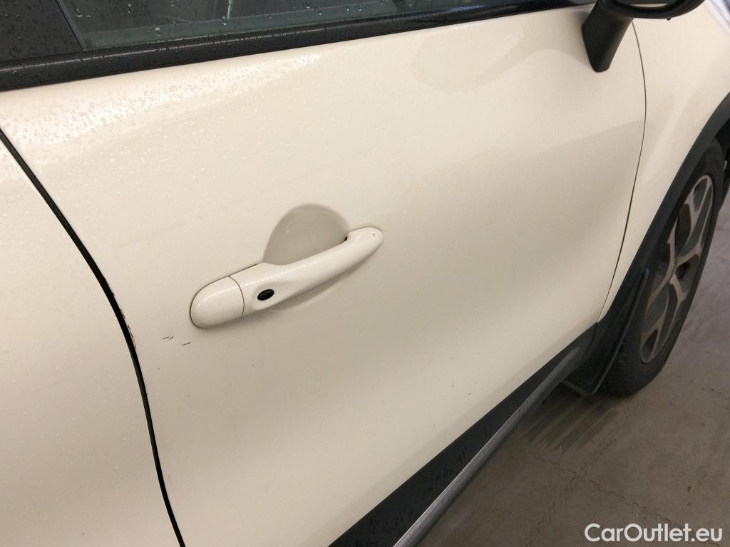  Renault  Captur RENAULT  / 2017 / 5P / crossover Zen TCe 66kW (90CV) -18 (CX) #1