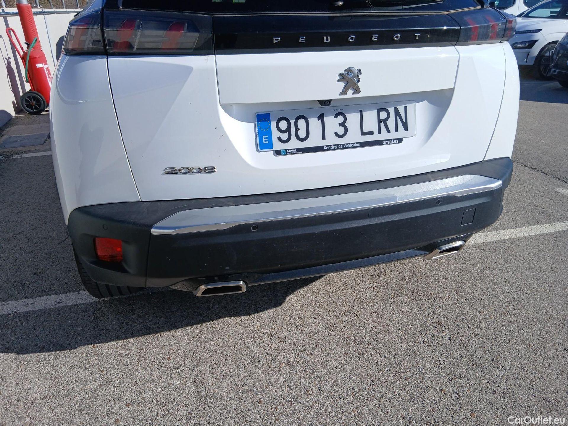  Peugeot  2008 PEUGEOT  / 2019 / 5P / todoterreno Allure Pack Puretech 130 S&S EAT8 (AC) #20