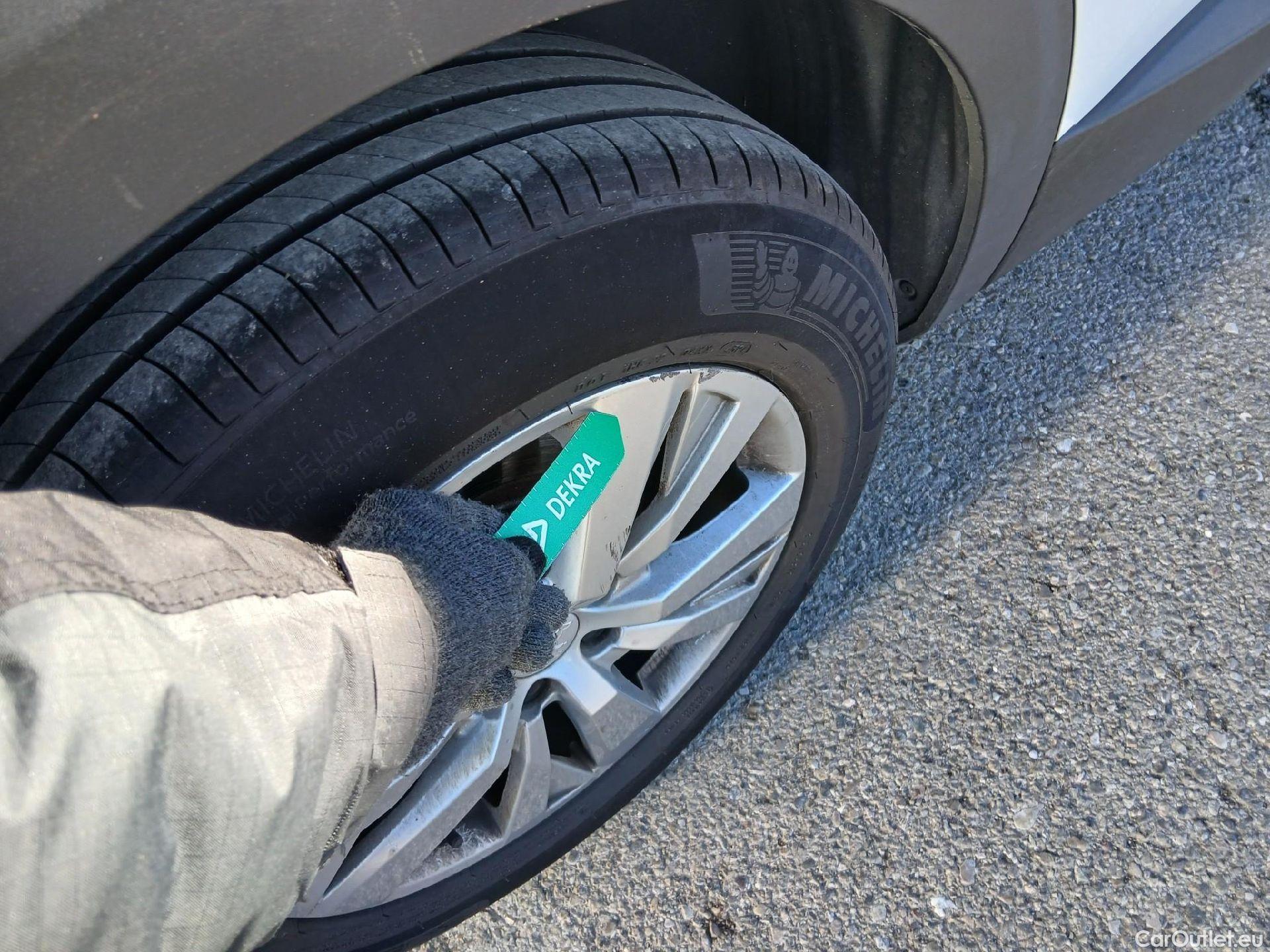  Peugeot  3008 PEUGEOT  / 2020 / 5P / todoterreno 1.5 BlueHDi 96kW (130CV) S&S Active Pack #19