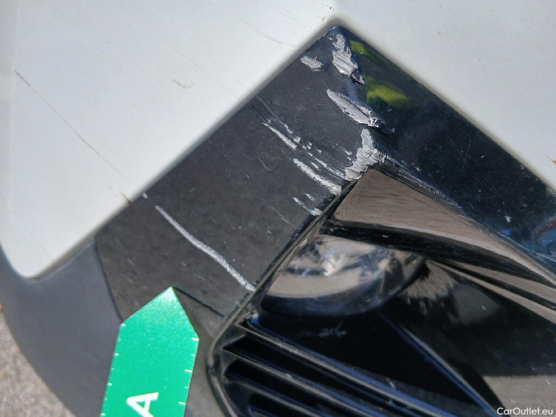  Peugeot  2008 PEUGEOT  / 2019 / 5P / todoterreno Allure Pack Puretech 130 S&S EAT8 (AC) #8