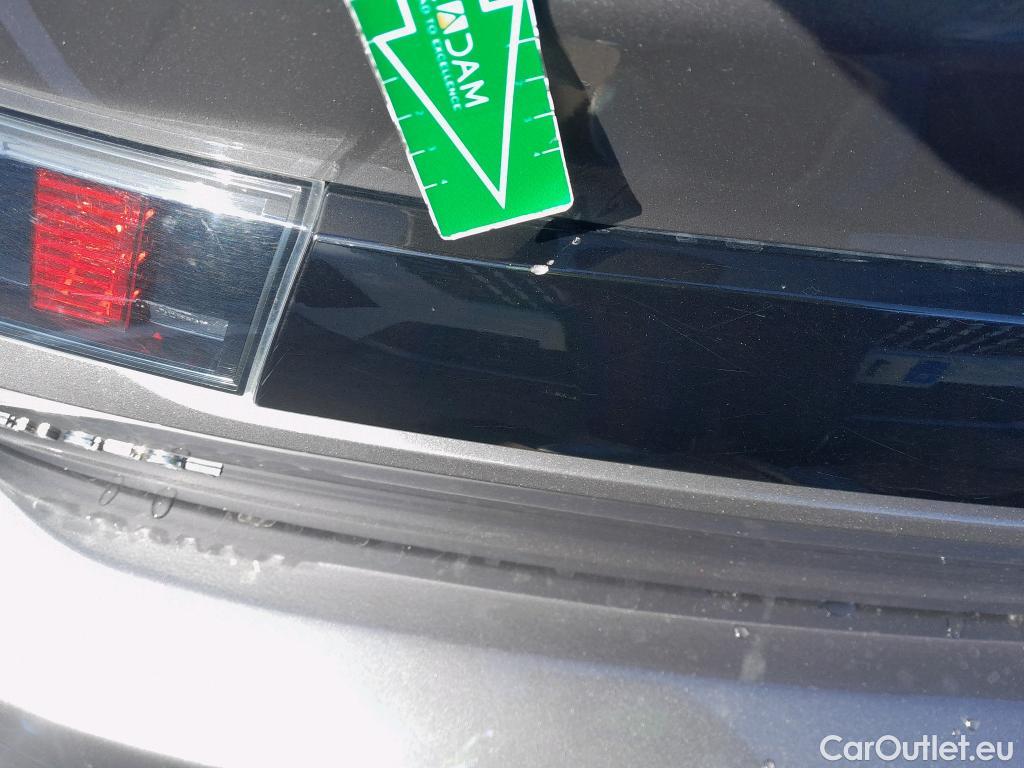  Peugeot  508 PEUGEOT  / 2018 / 5P / berlina con portón 5P Business Line BlueHDi 96kW S&S 6vel #26