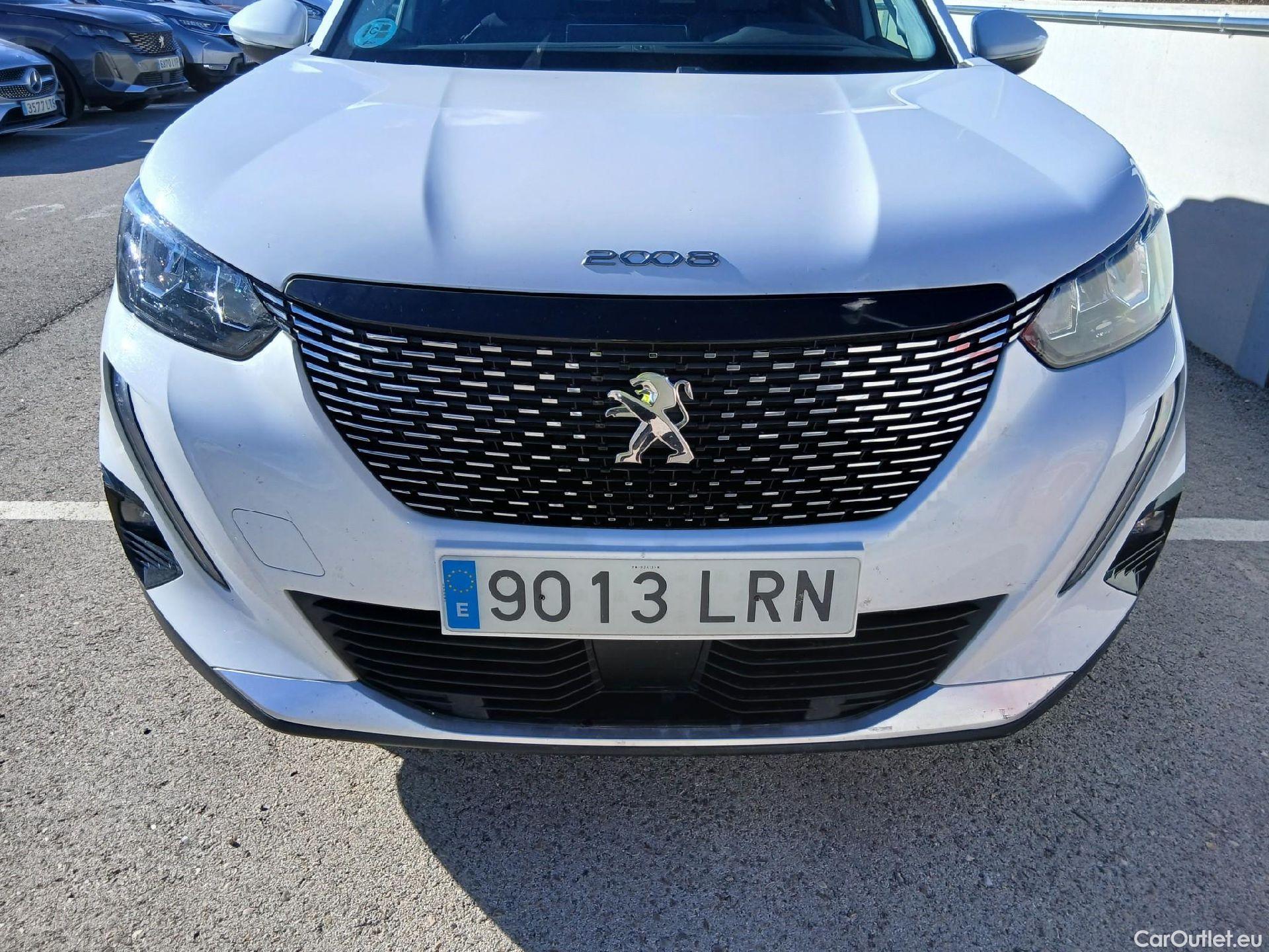  Peugeot  2008 PEUGEOT  / 2019 / 5P / todoterreno Allure Pack Puretech 130 S&S EAT8 (AC) #6