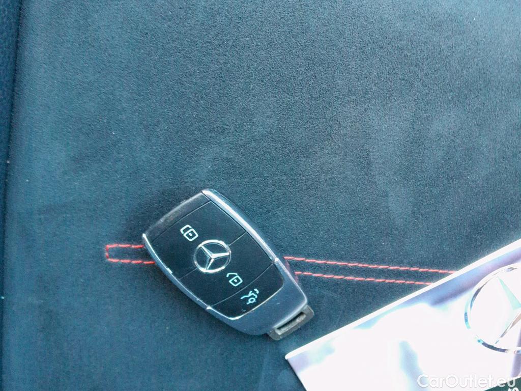  Mercedes  CLA-Klasse MERCEDES-BENZ CLA / 2019 / 4P / coupé CLA 250 e #2