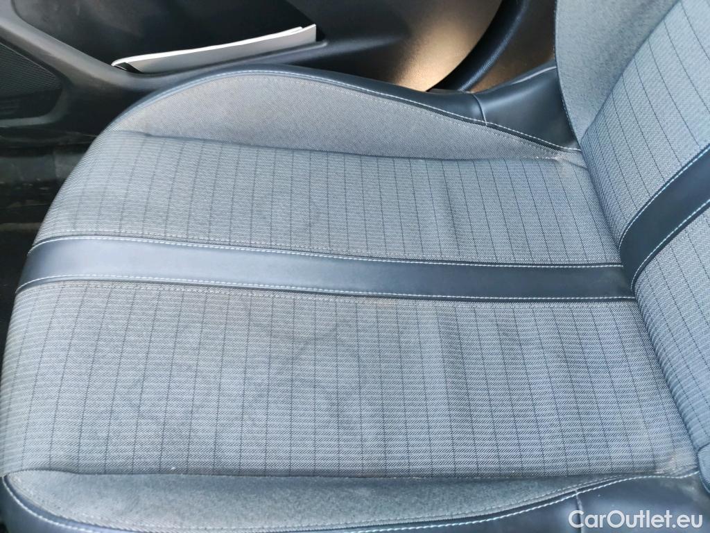  Peugeot  2008 PEUGEOT  / 2019 / 5P / todoterreno Allure Pack BlueHDI 81kW (110CV) (AC) #7