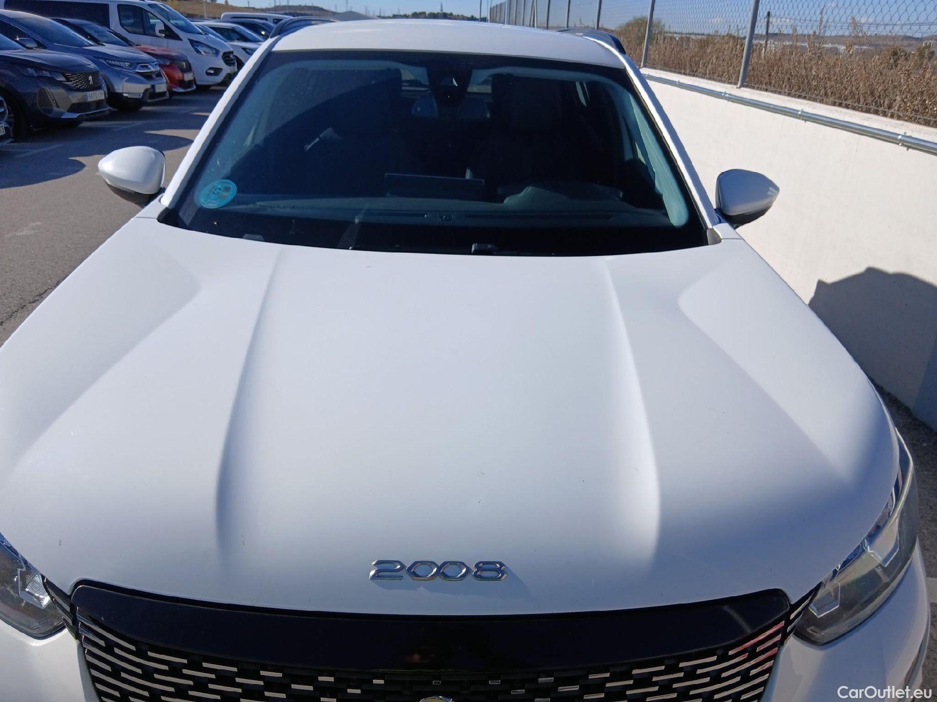  Peugeot  2008 PEUGEOT  / 2019 / 5P / todoterreno Allure Pack Puretech 130 S&S EAT8 (AC) #5