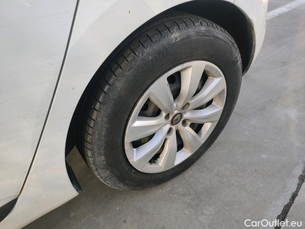  Renault  Clio RENAULT  / 2019 / 5P / berlina con portón Business Blue dCi 63 kW (85CV) #29