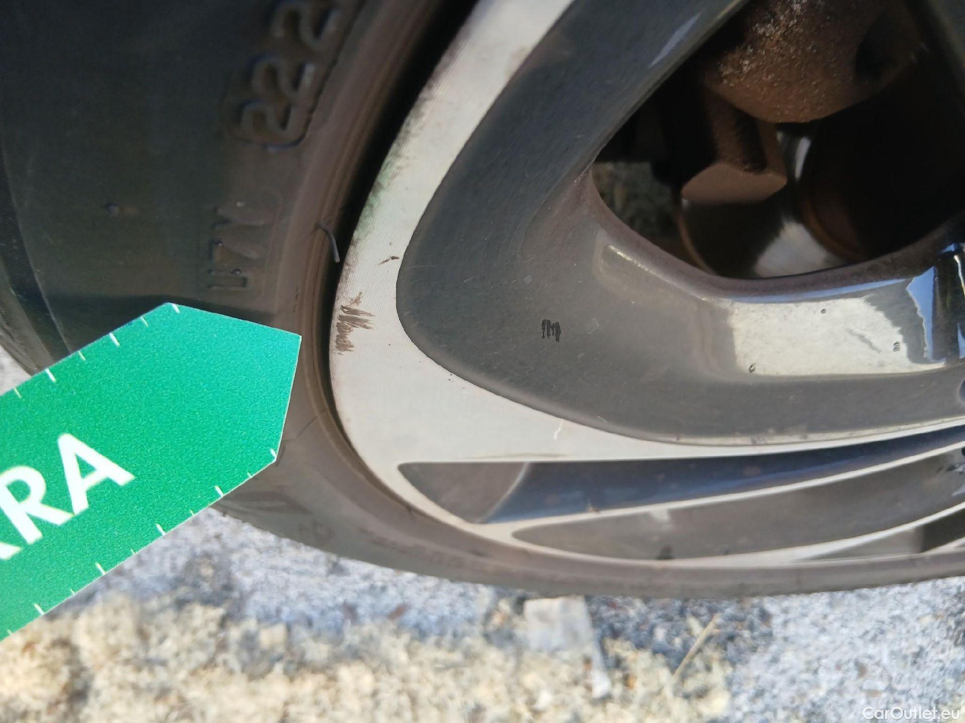  Renault  Megane RENAULT MÉGANE 5p 3G familiar Sp. Tou. Bose Energy dCi 130 S&S Euro 6 #10