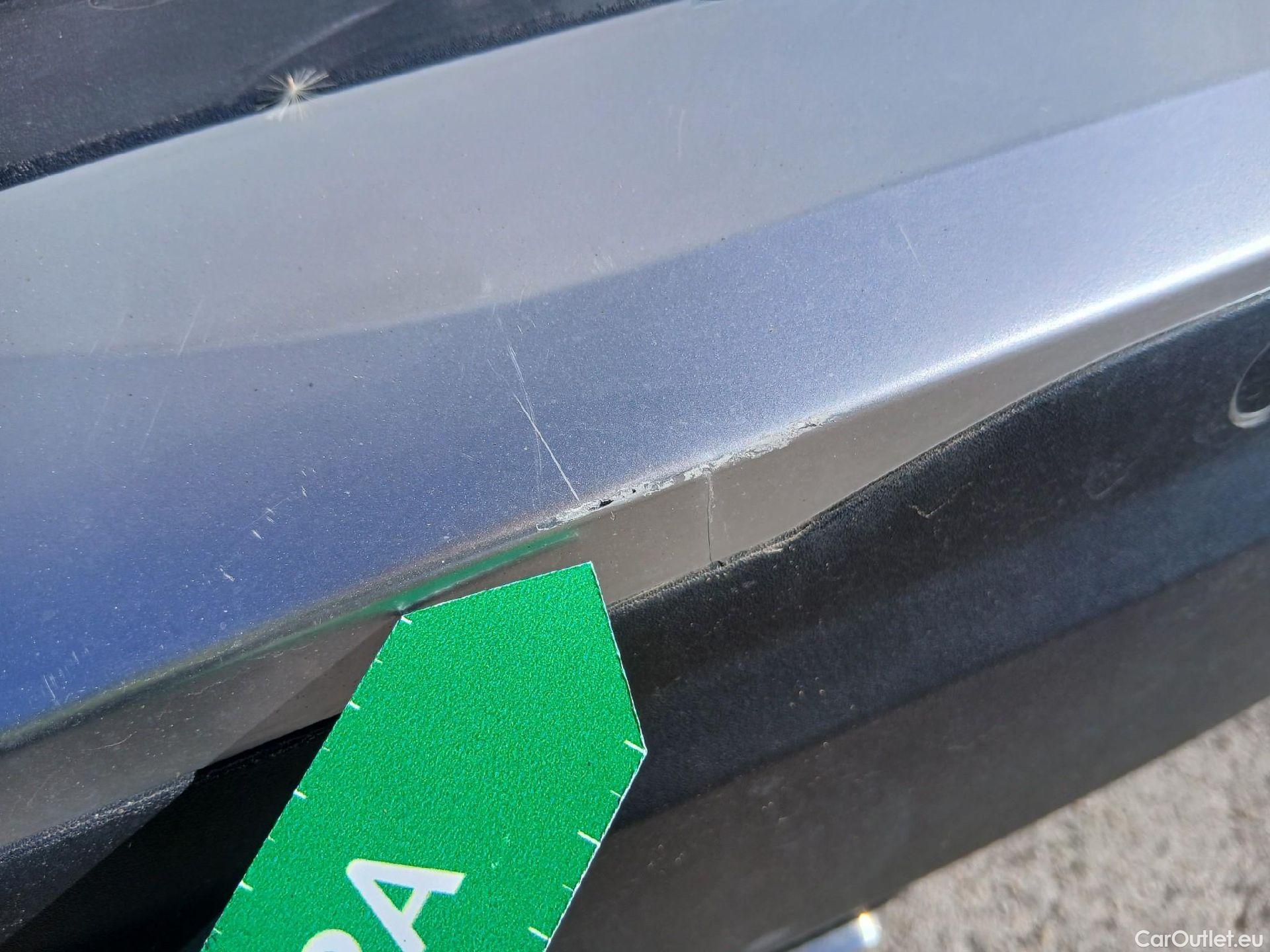  Peugeot  2008 PEUGEOT  / 2019 / 5P / todoterreno Allure Pack Puretech 130 S&S EAT8 (AC) #21