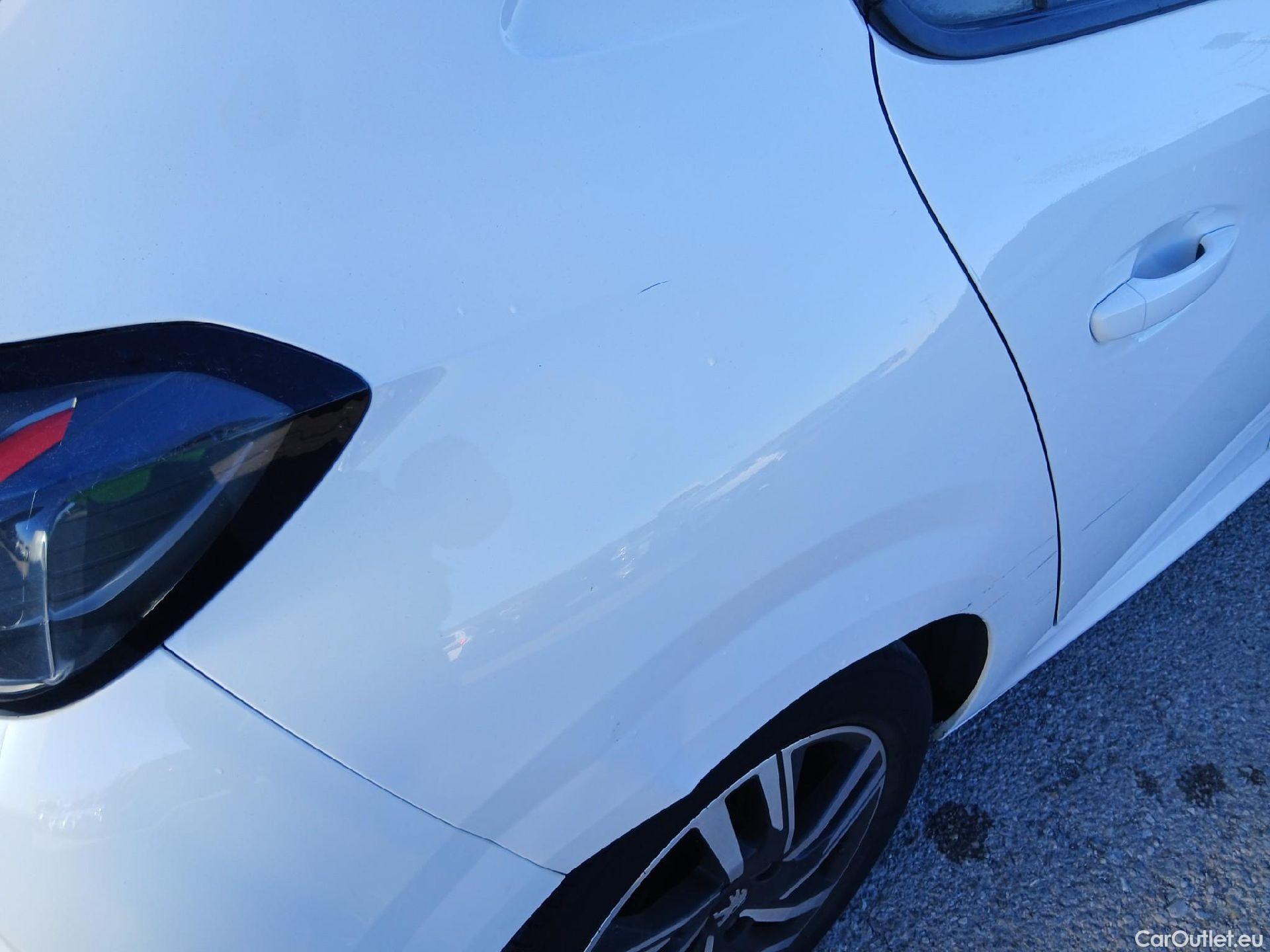  Peugeot  208 PEUGEOT  / 2019 / 5P / berlina con portón PureTech 73kW (100CV) Allure (AC) #25