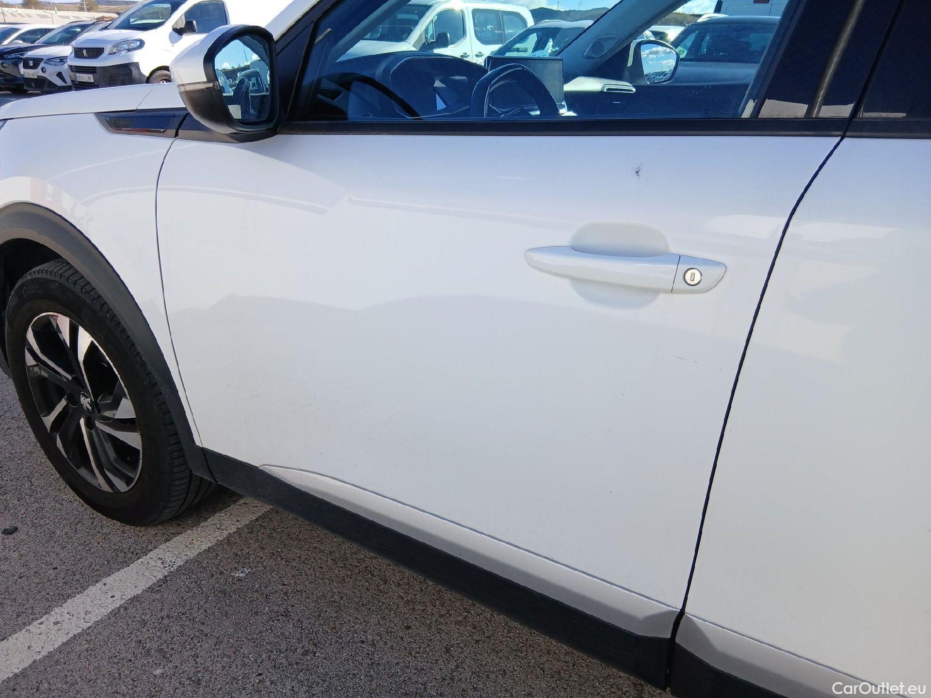  Peugeot  2008 PEUGEOT  / 2019 / 5P / todoterreno Allure Pack Puretech 130 S&S EAT8 (AC) #15