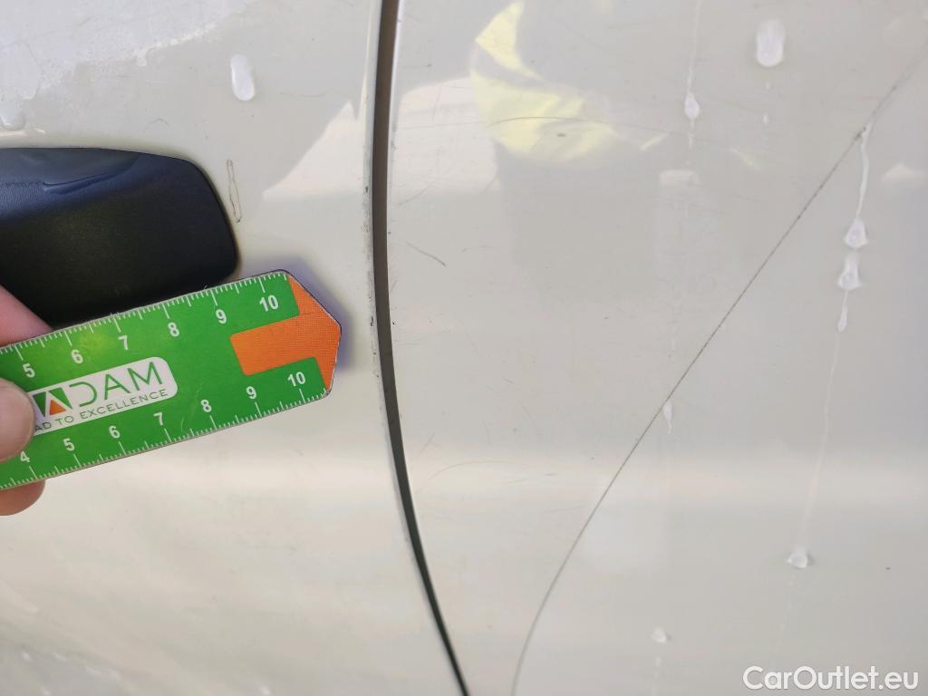  Renault  Clio RENAULT  / 2019 / 5P / berlina con portón Business Blue dCi 63 kW (85CV) #14