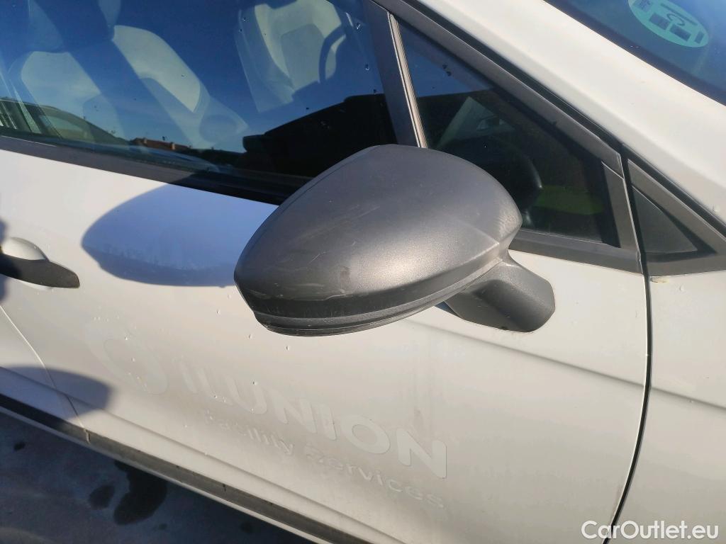  Renault  Clio RENAULT  / 2019 / 5P / berlina con portón Business Blue dCi 63 kW (85CV) #35