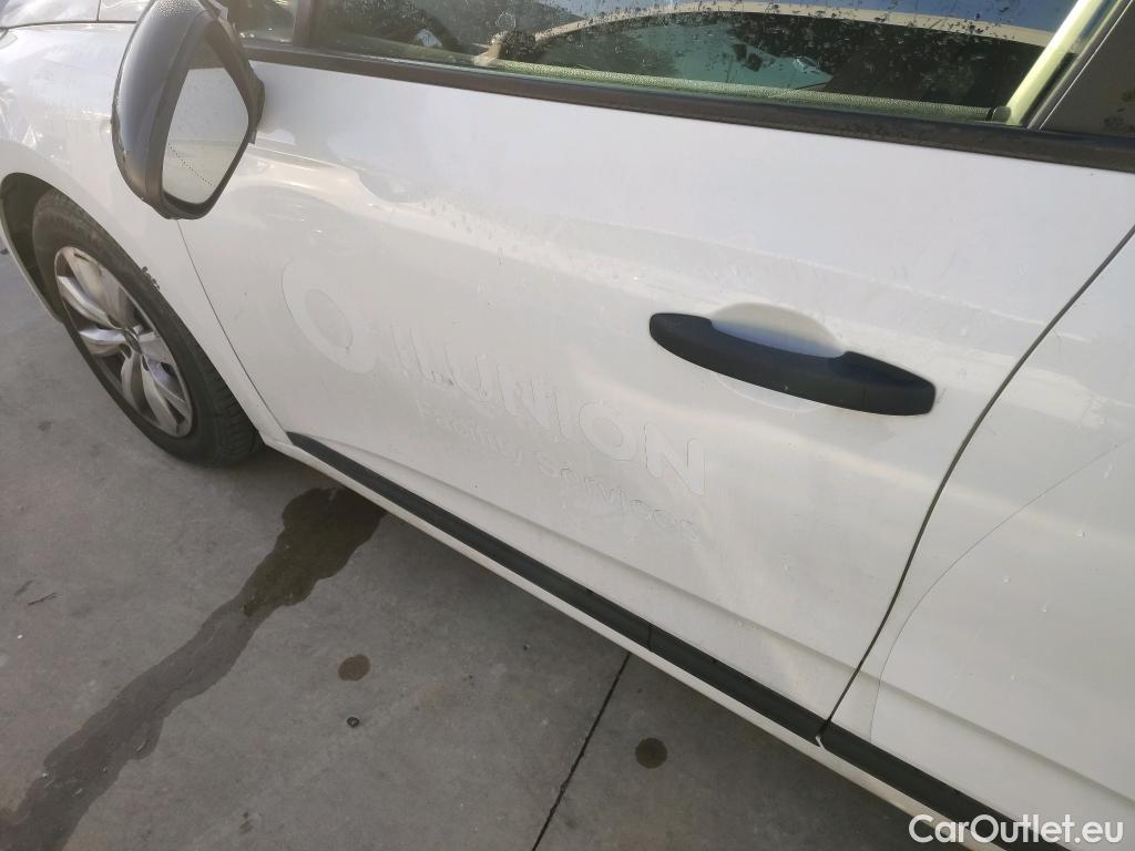  Renault  Clio RENAULT  / 2019 / 5P / berlina con portón Business Blue dCi 63 kW (85CV) #13