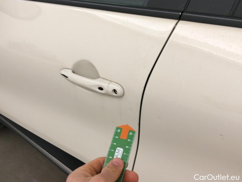  Renault  Captur RENAULT  / 2017 / 5P / crossover Zen TCe 66kW (90CV) -18 (CX) #10