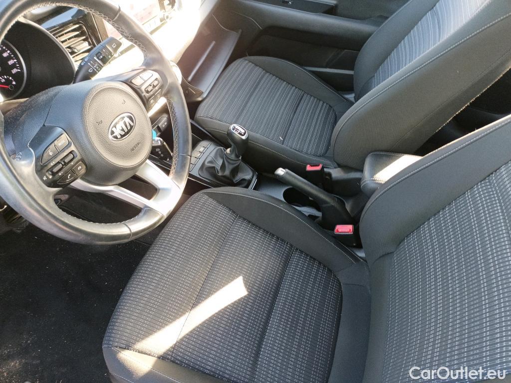  KIA  STONIC KIA  / 2017 / 5P / todoterreno 1.0 T-GDi 88kW (120CV) MHEV iMT Drive #19