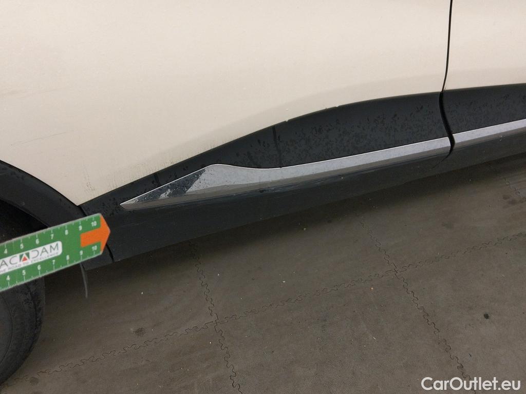  Renault  Captur RENAULT  / 2017 / 5P / crossover Zen TCe 66kW (90CV) -18 (CX) #24