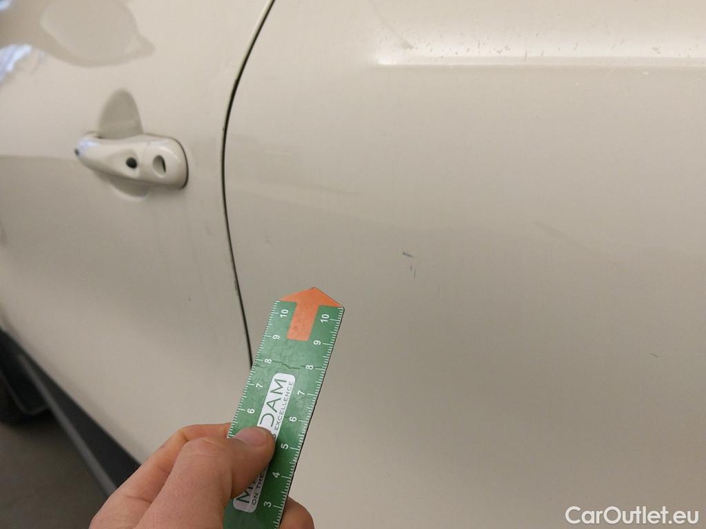  Renault  Captur RENAULT  / 2017 / 5P / crossover Zen TCe 66kW (90CV) -18 (CX) #12