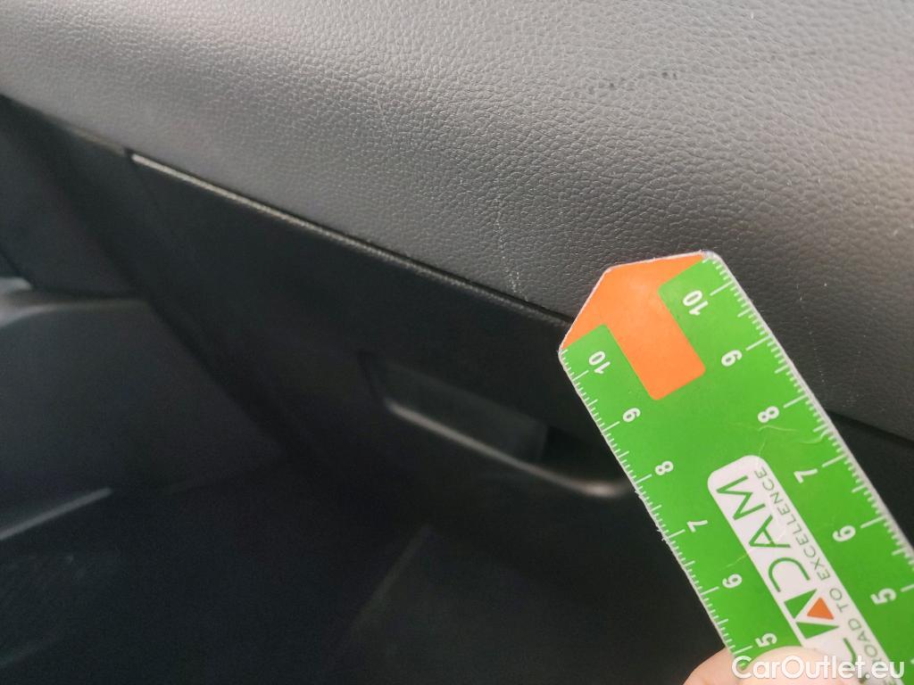  Renault  Clio RENAULT  / 2019 / 5P / berlina con portón Business Blue dCi 63 kW (85CV) #6