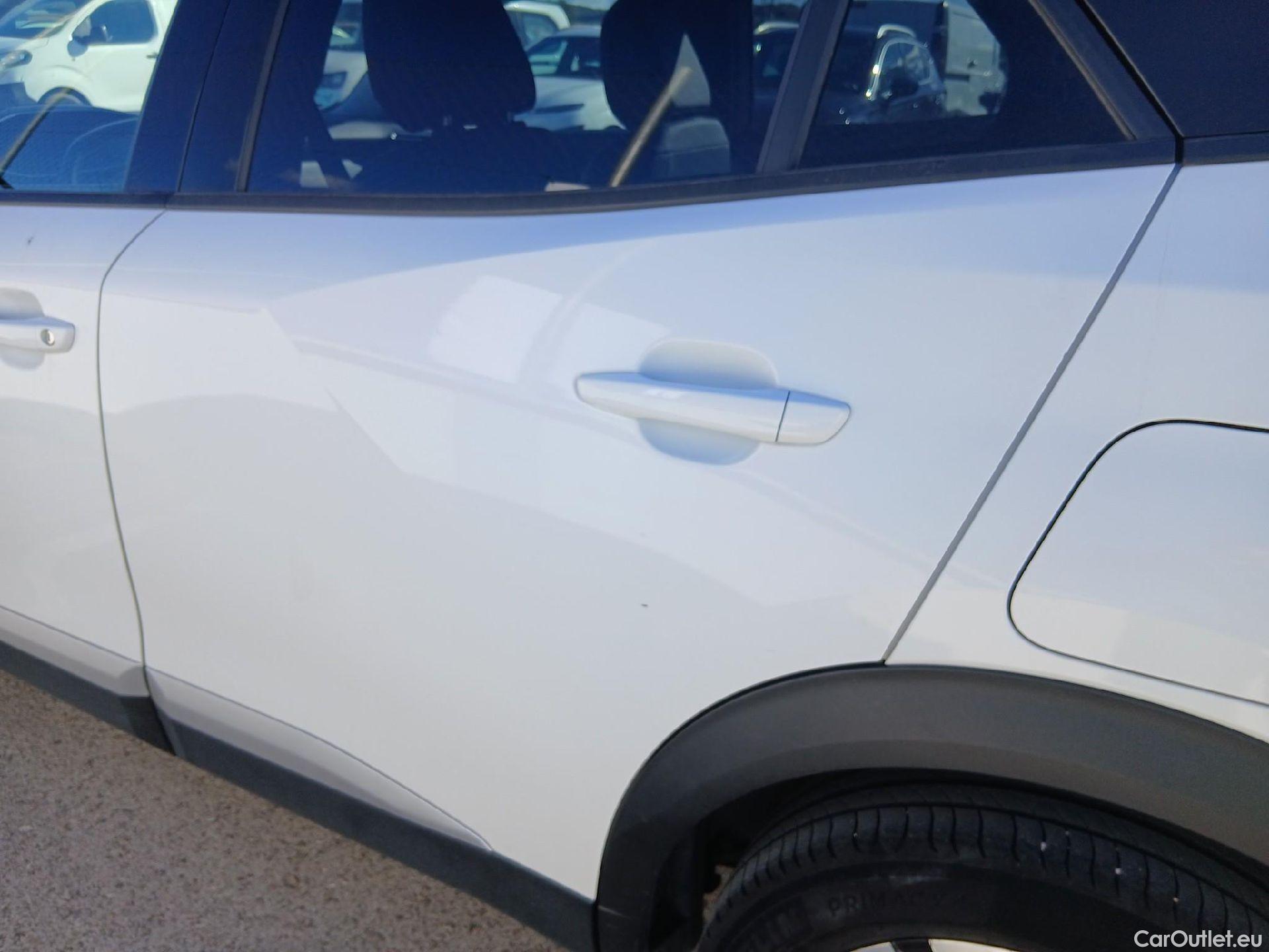  Peugeot  2008 PEUGEOT  / 2019 / 5P / todoterreno Allure Pack Puretech 130 S&S EAT8 (AC) #16