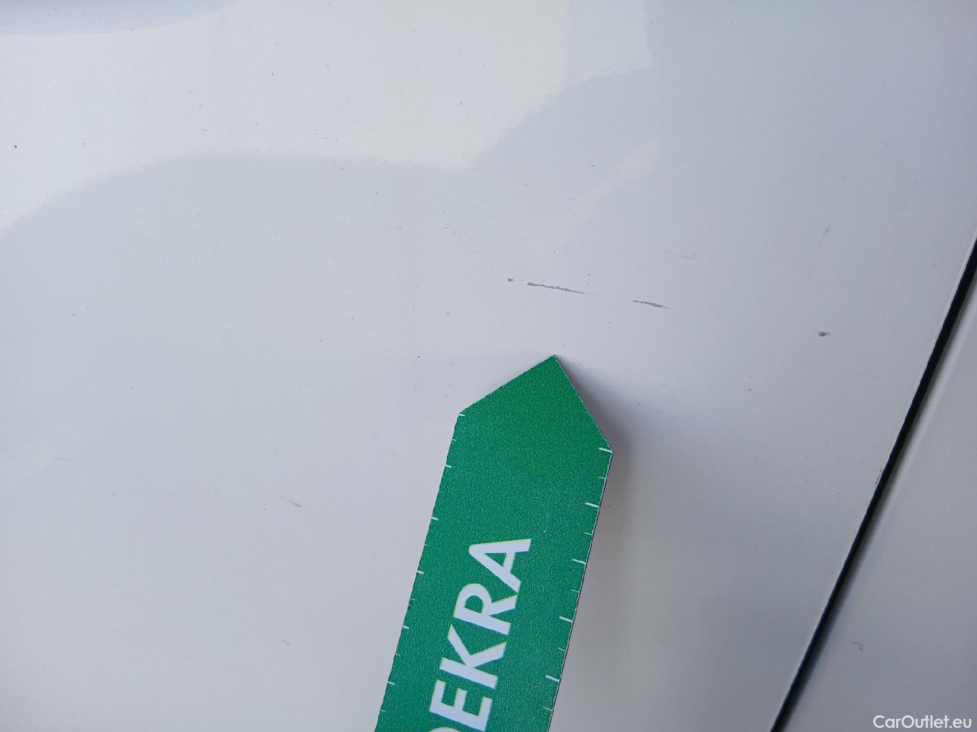  Peugeot  2008 PEUGEOT  / 2019 / 5P / todoterreno Allure Pack Puretech 130 S&S EAT8 (AC) #14