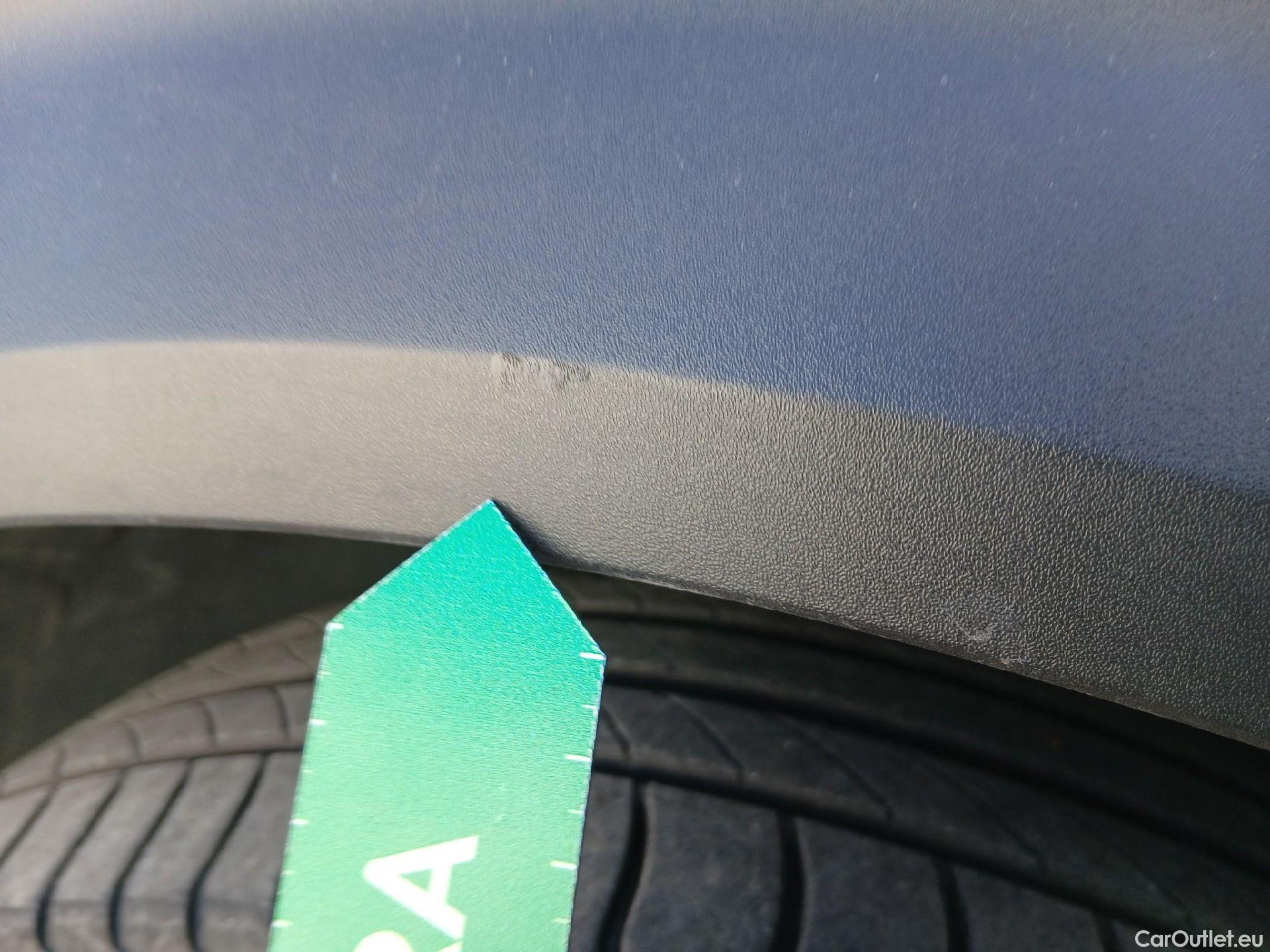  Peugeot  2008 PEUGEOT  / 2019 / 5P / todoterreno Allure Pack Puretech 130 S&S EAT8 (AC) #12