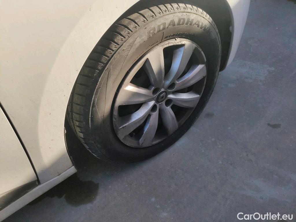  Renault  Clio RENAULT  / 2019 / 5P / berlina con portón Business Blue dCi 63 kW (85CV) #33