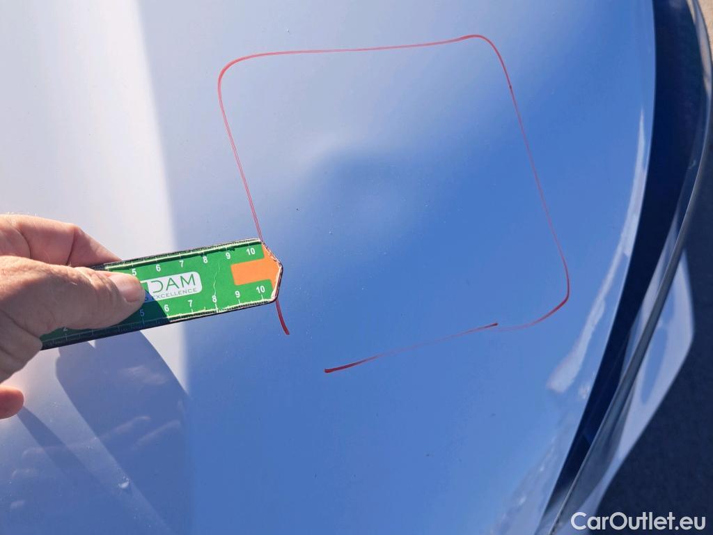  Toyota  Yaris TOYOTA  / 2020 / 5P / berlina con portón 1.5 120H Business Plus #2