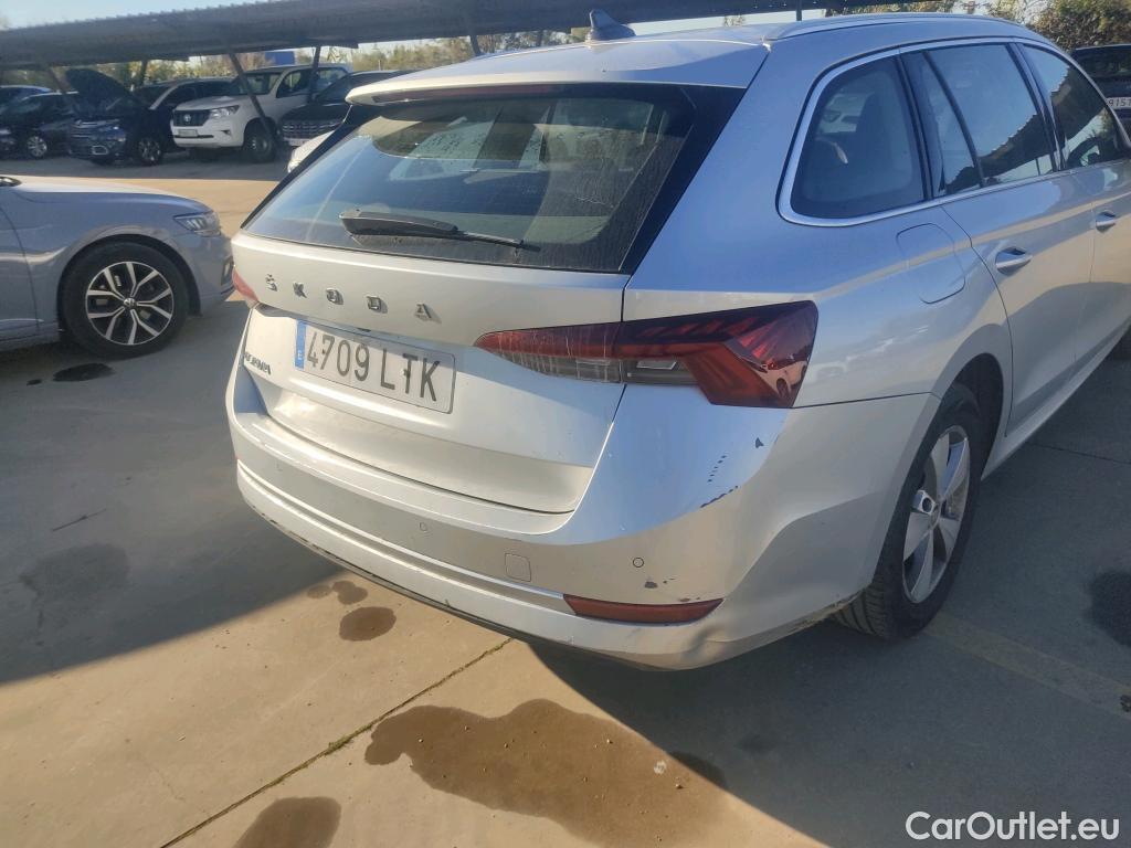  Skoda  Octavia SKODA  / 2020 / 5P / familiar Combi 2.0 TDI 110kW(150CV) DSG Ambition #7