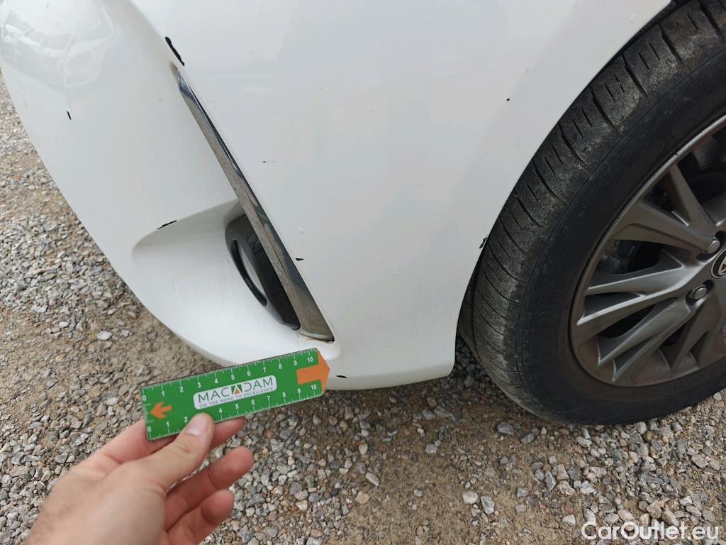  Toyota  Yaris TOYOTA  / 2017 / 5P / berlina con portón 1.5 100H Active Tech #10