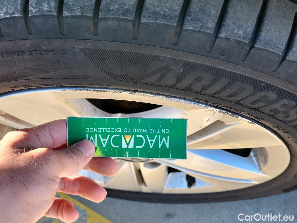  Volkswagen  Golf  VOLKSWAGEN / 2020 / 5P / berlina con portón 1.0 TSI 81kW (110CV) #24