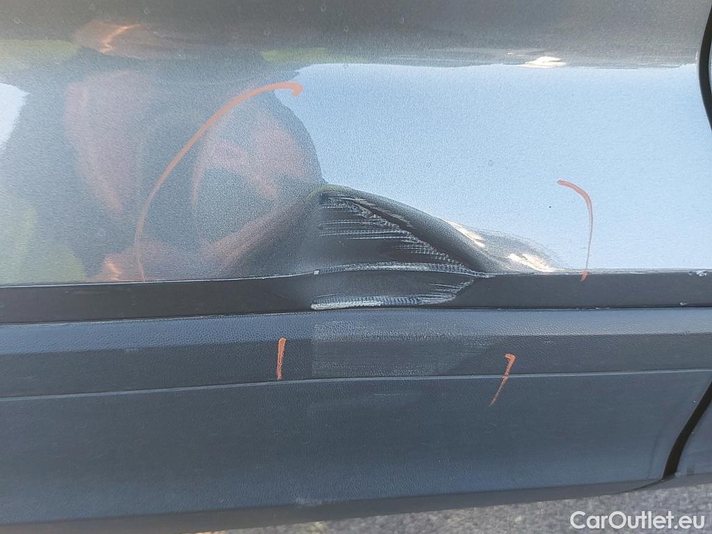  Volkswagen  T-ROC VOLKSWAGEN  / 2017 / 5P / todoterreno Advance 2.0 TDI 110kW (150CV) DSG (AC2) #36