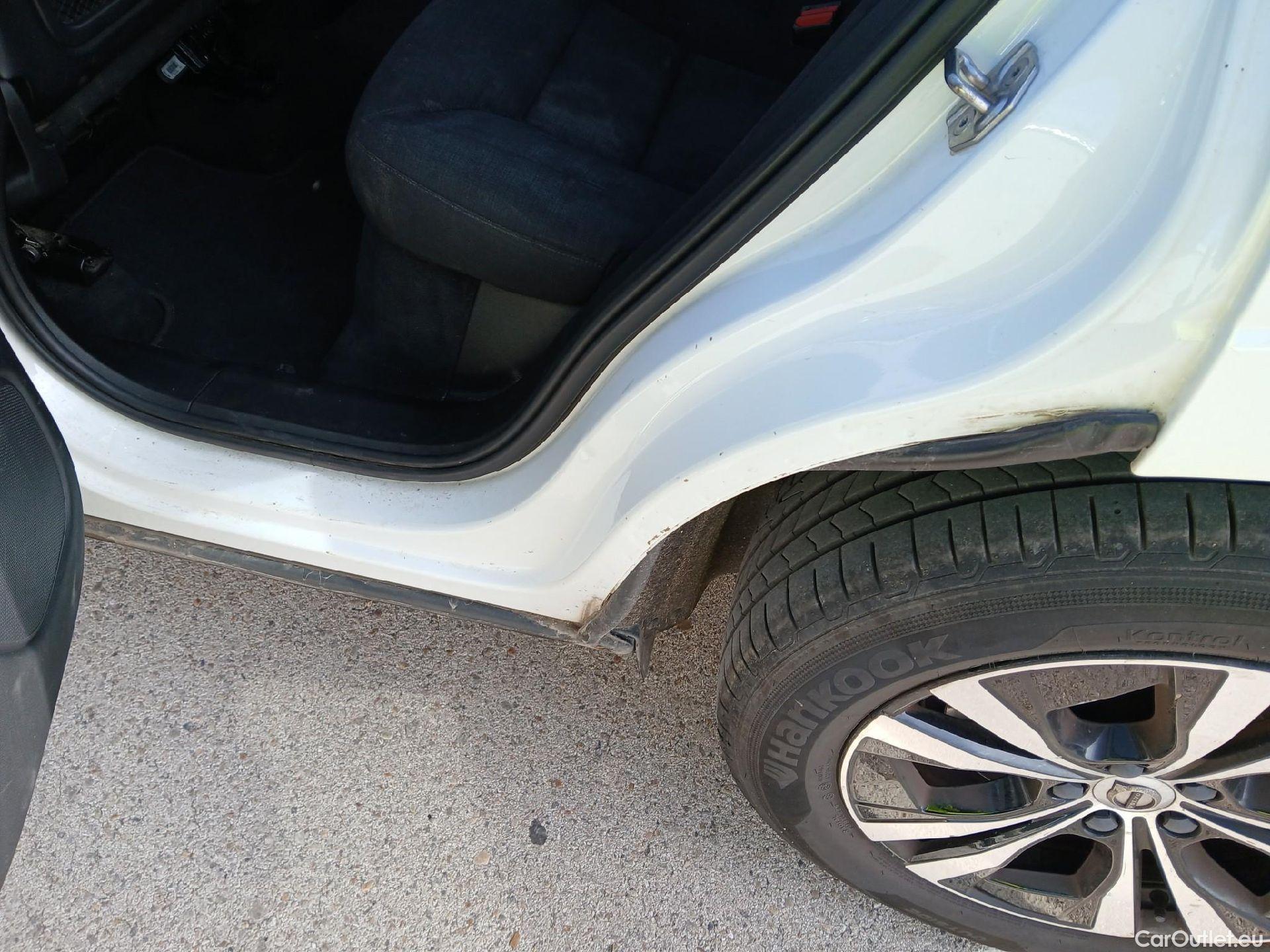  Volvo  XC60 VOLVO  / 2017 / 5P / todoterreno 2.0 B4 D Momentum Pro Auto #7