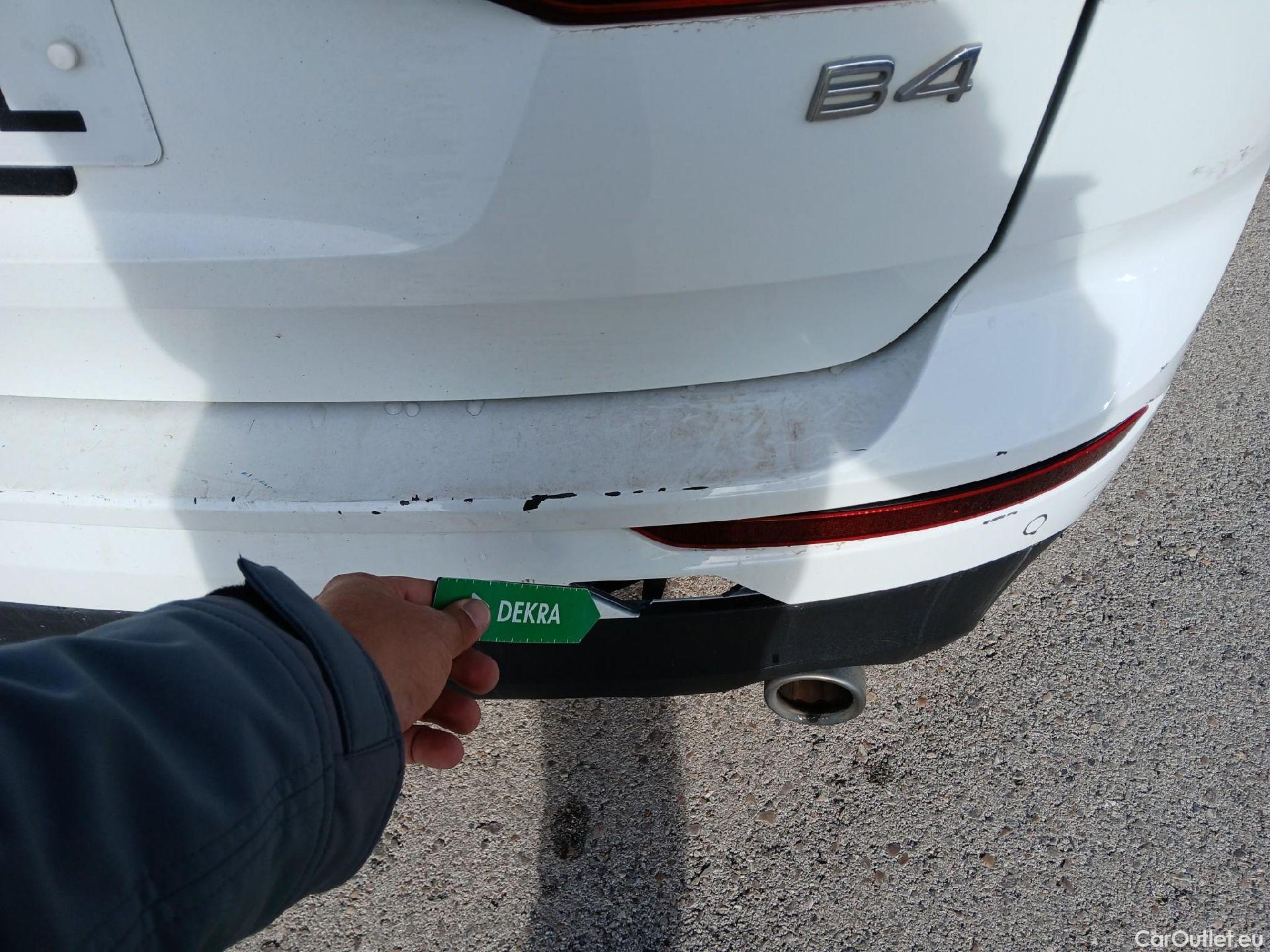  Volvo  XC60 VOLVO  / 2017 / 5P / todoterreno 2.0 B4 D Momentum Pro Auto #21