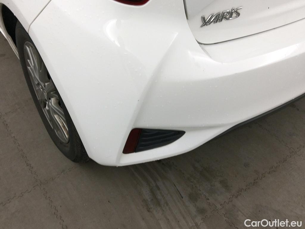  Toyota  Yaris TOYOTA  / 2017 / 5P / berlina con portón 1.5 100H Active #7