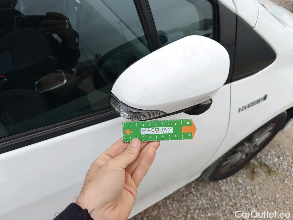  Toyota  Yaris TOYOTA  / 2017 / 5P / berlina con portón 1.5 100H Active Tech #11