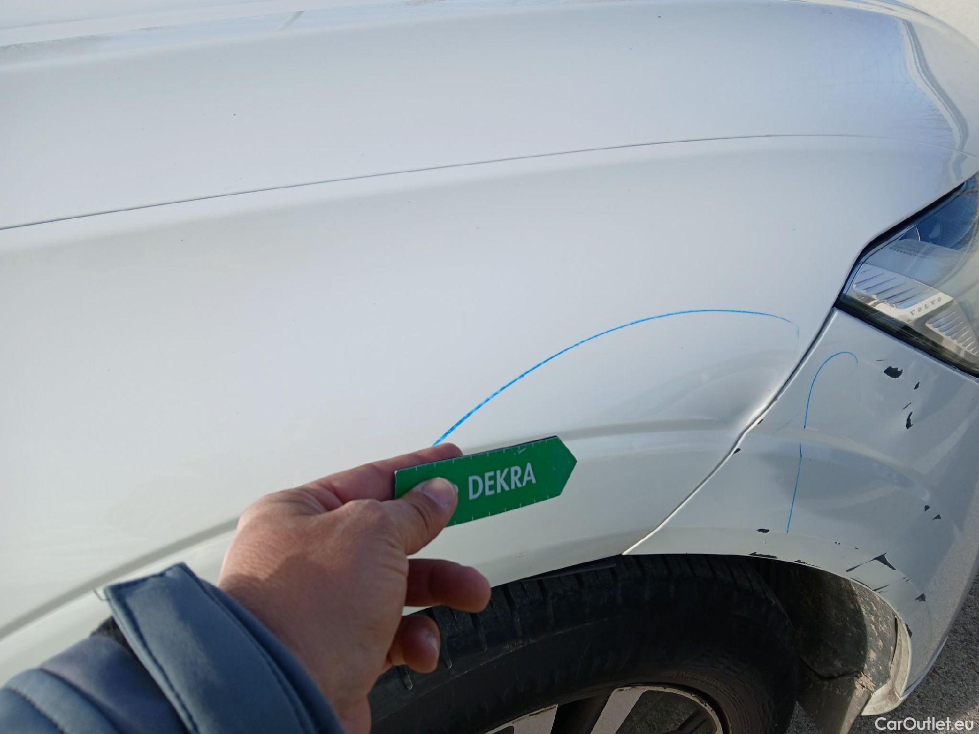  Volvo  XC60 VOLVO  / 2017 / 5P / todoterreno 2.0 B4 D Momentum Pro Auto #36