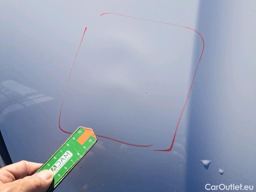  Toyota  Yaris TOYOTA  / 2020 / 5P / berlina con portón 1.5 120H Business Plus #3