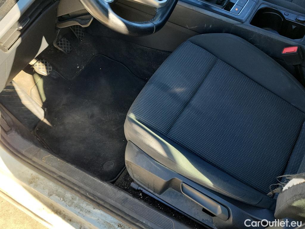  Volkswagen  Golf  VOLKSWAGEN / 2020 / 5P / berlina con portón 1.0 TSI 81kW (110CV) #13