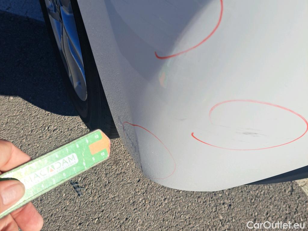  Toyota  Yaris TOYOTA  / 2020 / 5P / berlina con portón 1.5 120H Business Plus #15