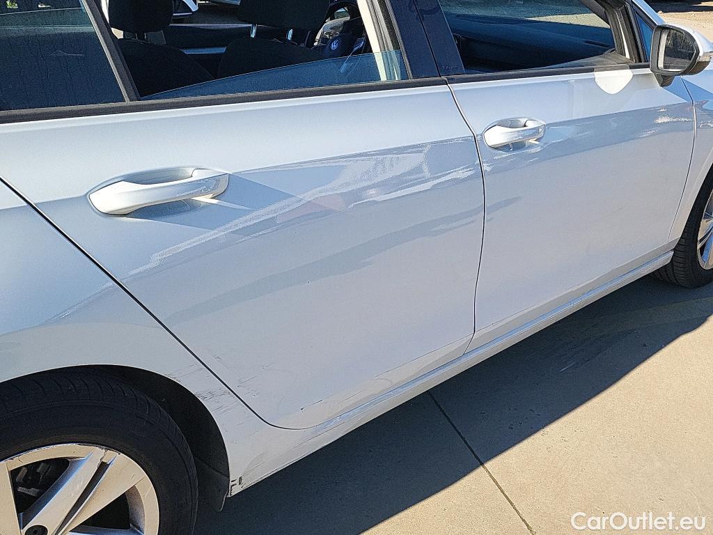  Volkswagen  Golf  VOLKSWAGEN / 2020 / 5P / berlina con portón 1.0 TSI 81kW (110CV) #3