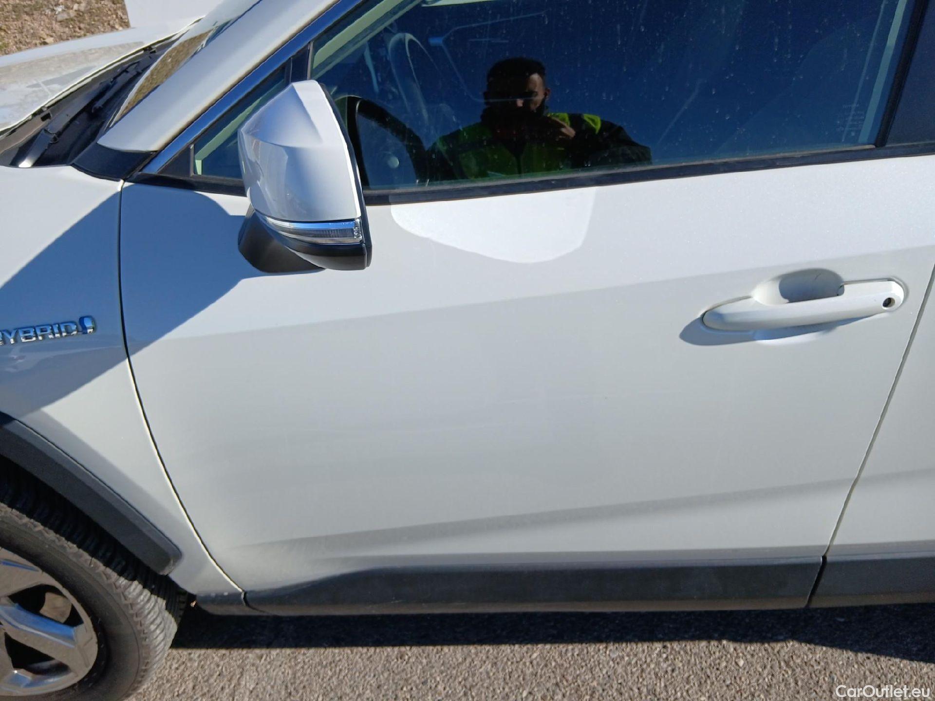  Toyota  RAV4 TOYOTA  / 2018 / 5P / todoterreno 2.5l 220H Advance #5