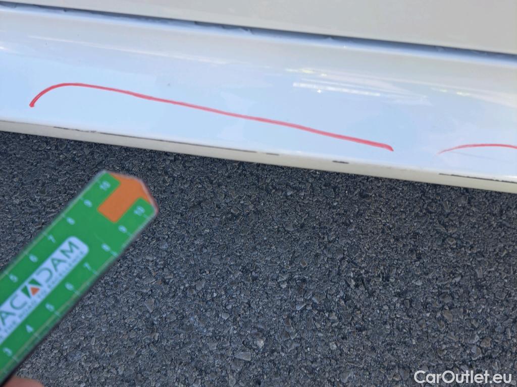  Toyota  Yaris TOYOTA  / 2020 / 5P / berlina con portón 1.5 120H Business Plus #12