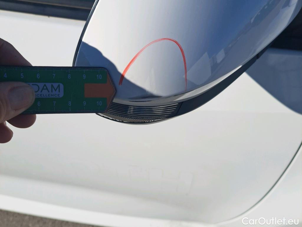  Toyota  Yaris TOYOTA  / 2020 / 5P / berlina con portón 1.5 120H Business Plus #17