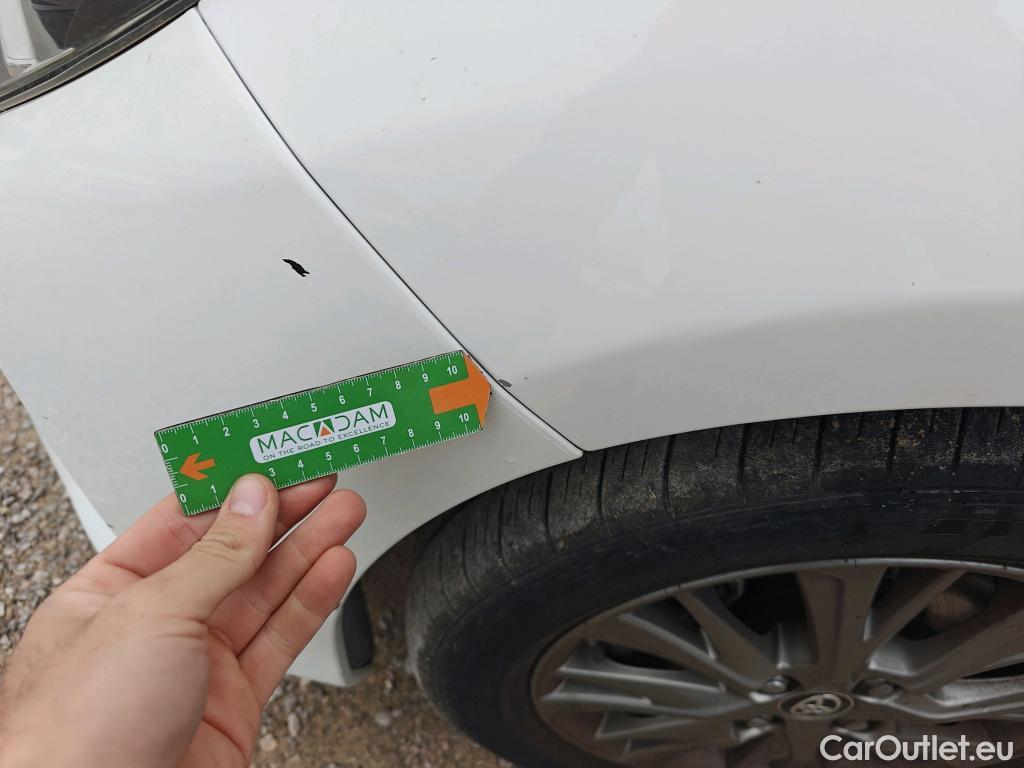  Toyota  Yaris TOYOTA  / 2017 / 5P / berlina con portón 1.5 100H Active Tech #16