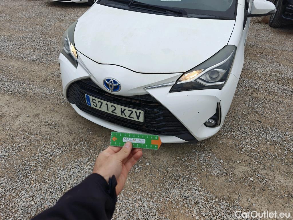  Toyota  Yaris TOYOTA  / 2017 / 5P / berlina con portón 1.5 100H Active Tech #6