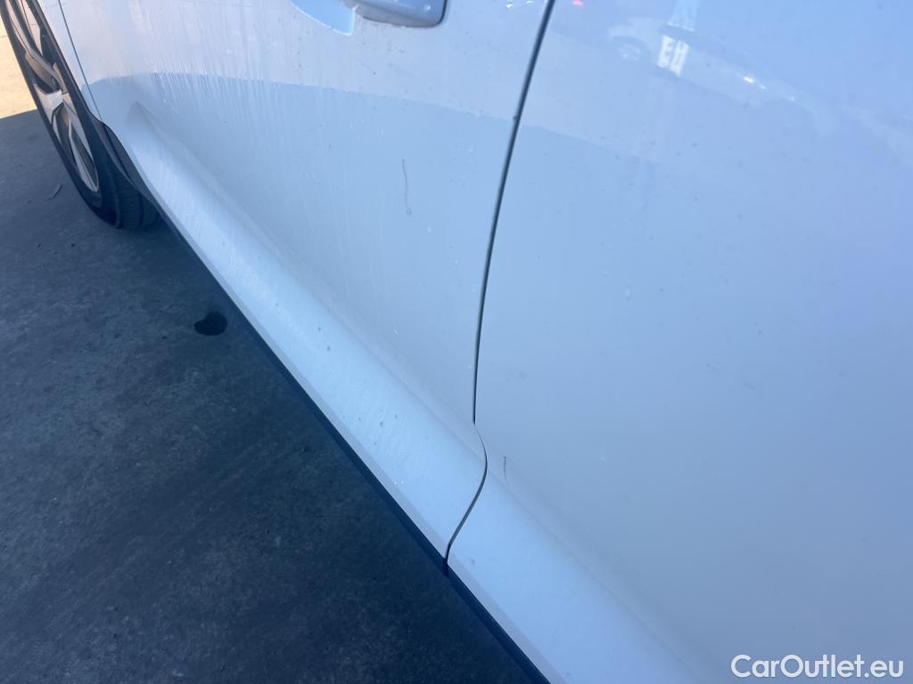  Volvo  XC 40 VOLVO XC40 / 2017 / 5P / todoterreno 2.0 D3 Business Plus Auto #3