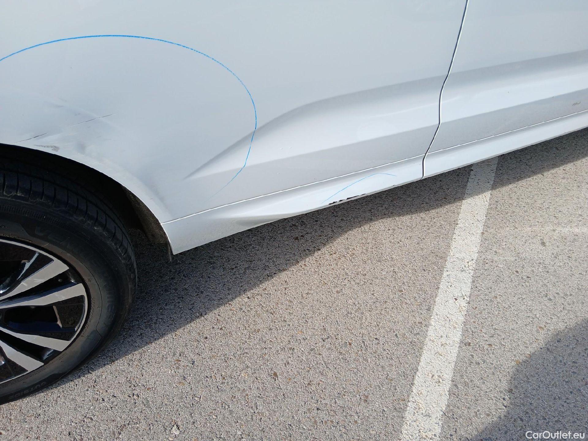  Volvo  XC60 VOLVO  / 2017 / 5P / todoterreno 2.0 B4 D Momentum Pro Auto #37