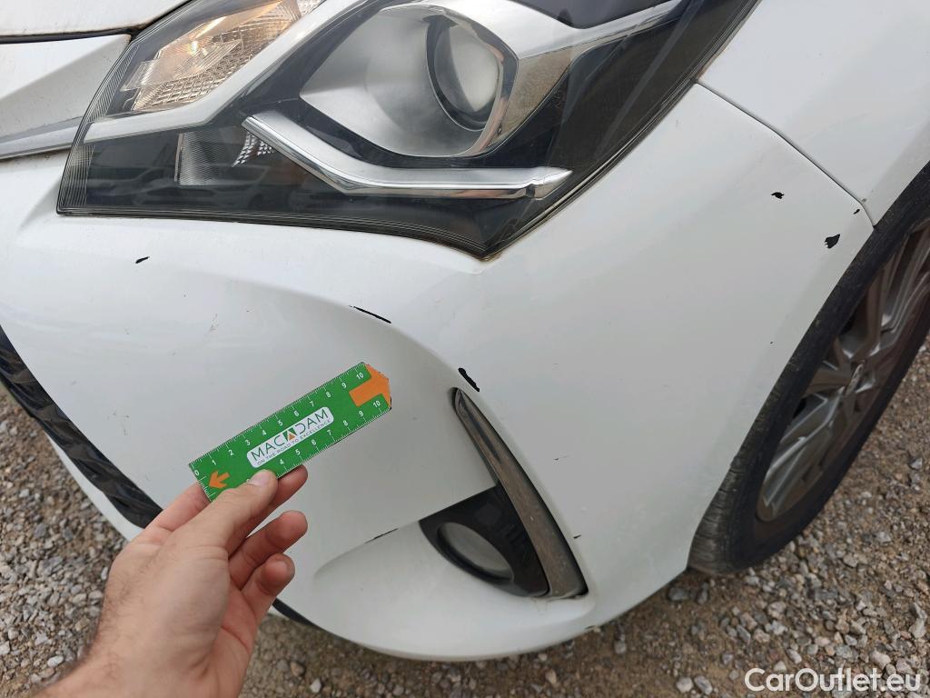  Toyota  Yaris TOYOTA  / 2017 / 5P / berlina con portón 1.5 100H Active Tech #8